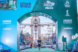 BIB: 100
                            <button type="button" onclick="openModal(21784058)" class="btn btn-primary btn-sm float-right btn-popup" data-toggle="modal" data-target=".modal-high-quality">
                        <i class="fas fa-shopping-cart"></i> Add to Cart
                    </button>
                                            <button type="button" onclick="isThisMe(21784058, true)" class="btn btn-success btn-sm float-right btn-popup btn-isme hidden" data-toggle="tooltip" data-placement="bottom" title="นี่คือรูปของคุณใช่ไหม คลิกที่นี่เพื่อเอาเข้าอัลบั้ม">
                        <i class="fas fa-plus"></i> Add to album
                    </button>
                    <button type="button" onclick="isThisMe(21784058, false)" class="btn btn-warning btn-sm float-right btn-popup btn-isnotme hidden">
                        <i class="fas fa-ban"></i> Remove from album
                    </button>